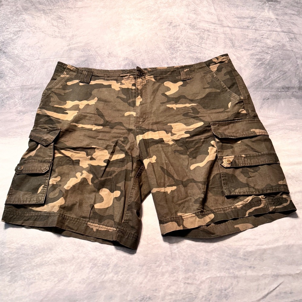 Faded‎ Glory Men's camo cargo shorts size 46